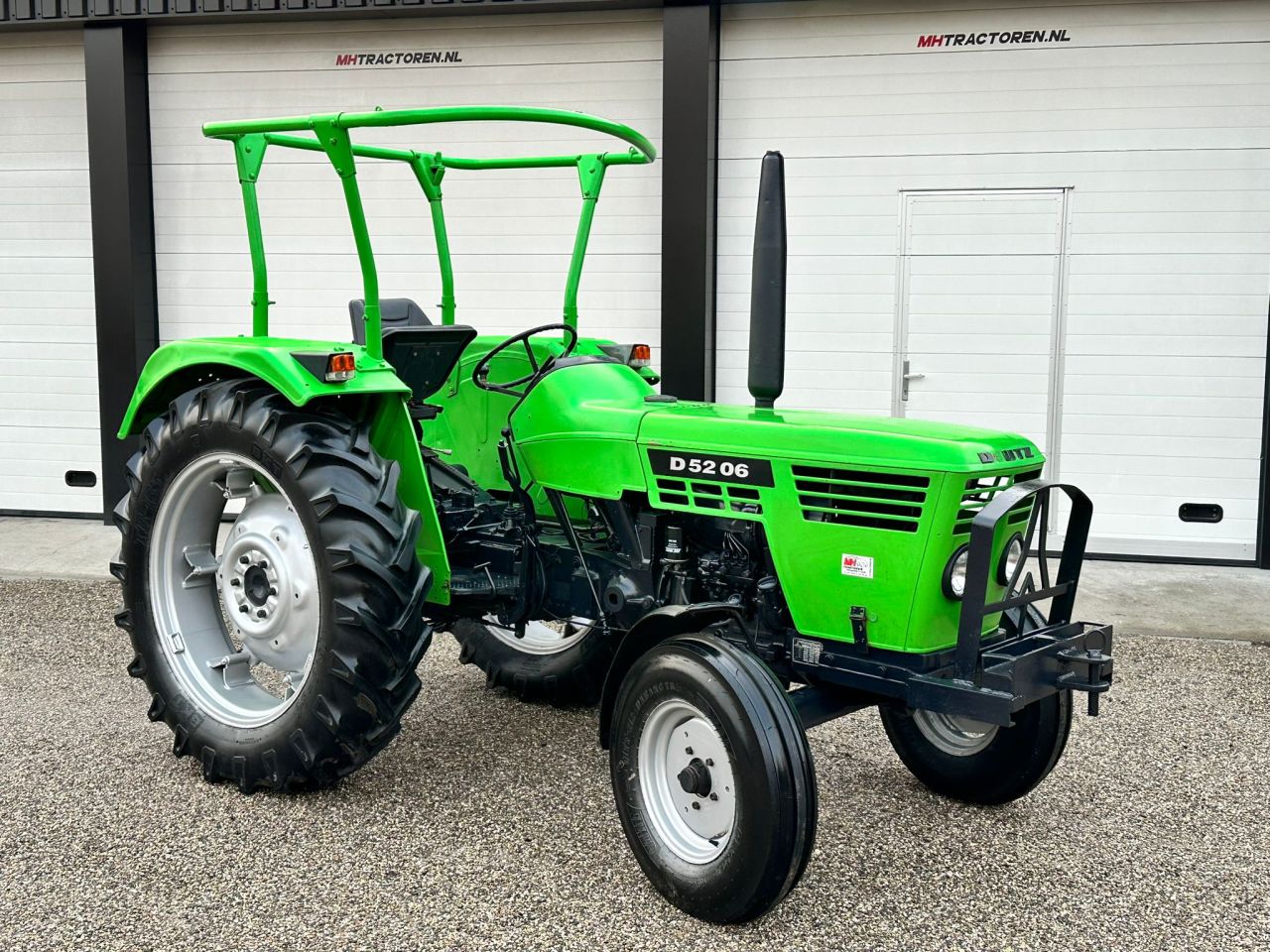 TE KOOP: zeer nette DEUTZ 5206