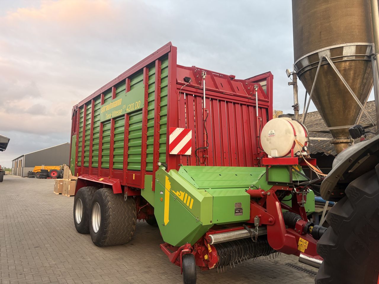 Strautmann. Tera Vitesse 4201