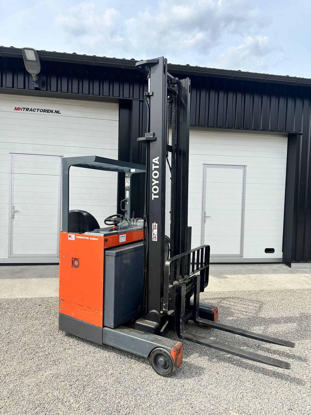 TE KOOP: zeer nette TOYOTA KOMPACTOR 12 heftruck