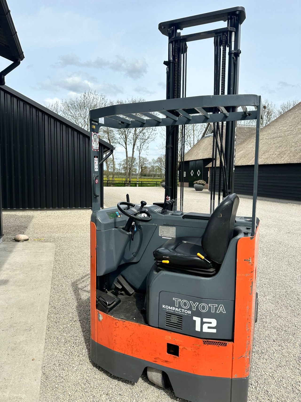 TE KOOP: zeer nette TOYOTA KOMPACTOR 12 heftruck