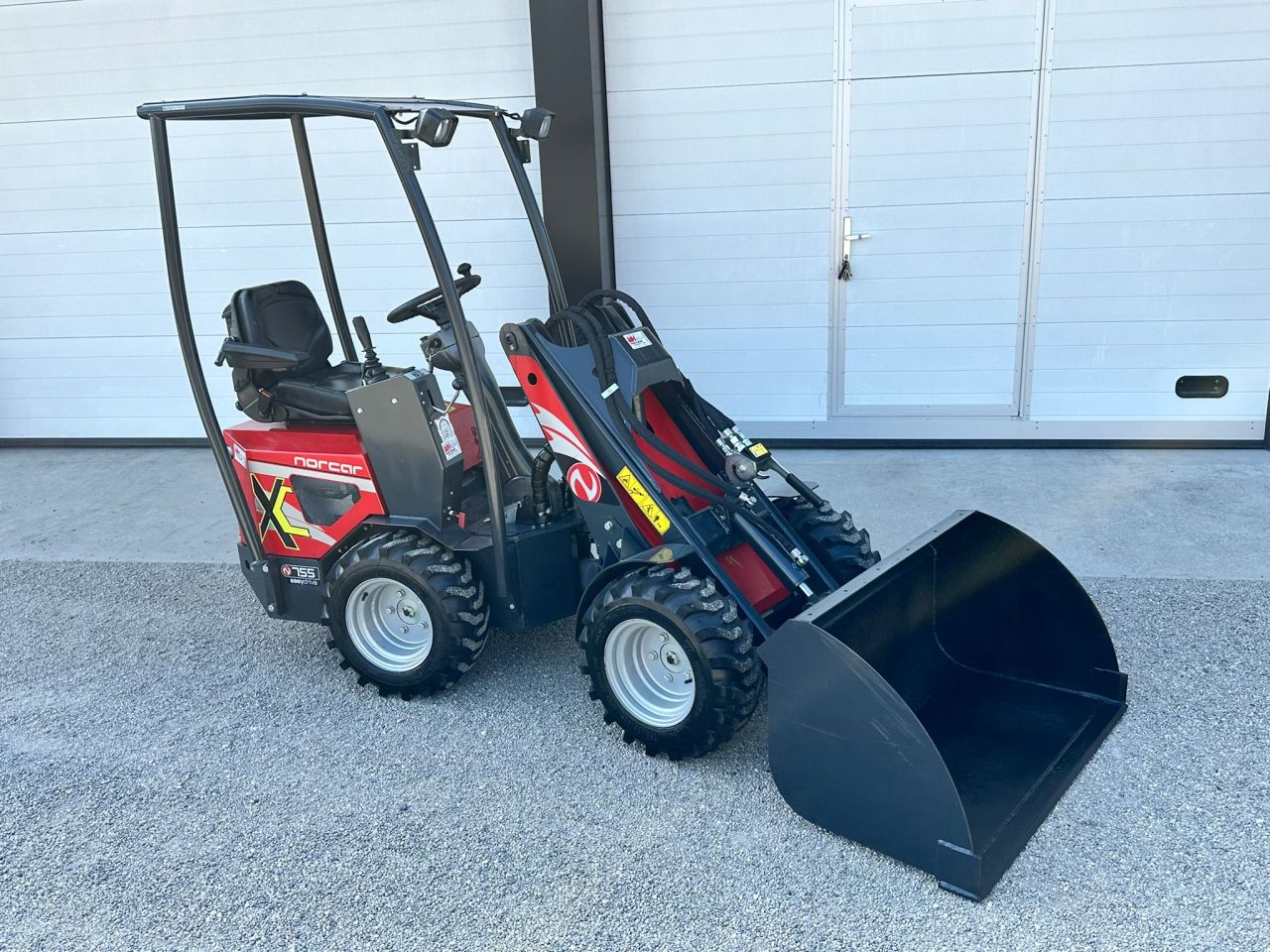 TE KOOP: zeer nette NORCAN 755 shovel