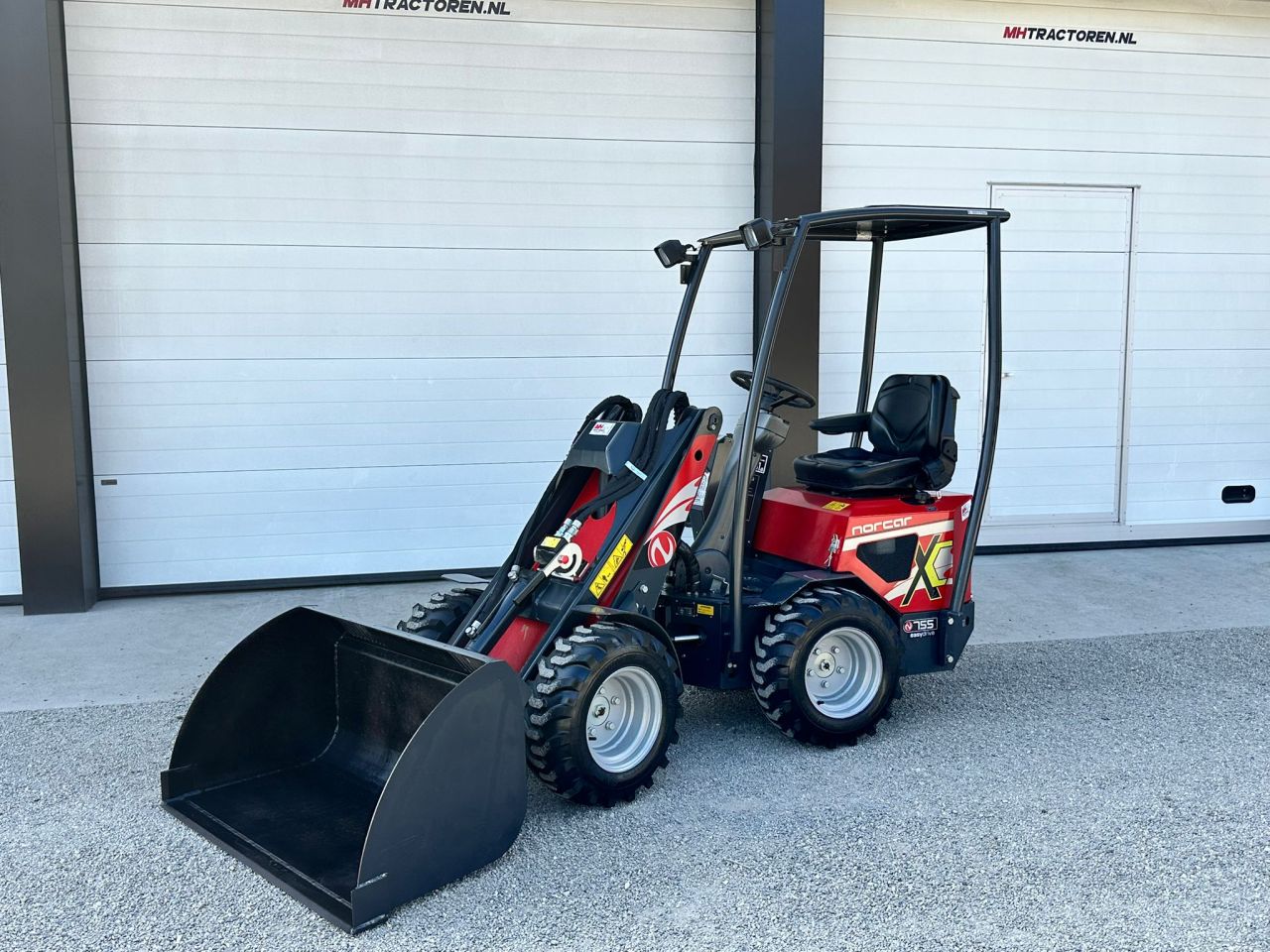 TE KOOP: zeer nette NORCAN 755 shovel