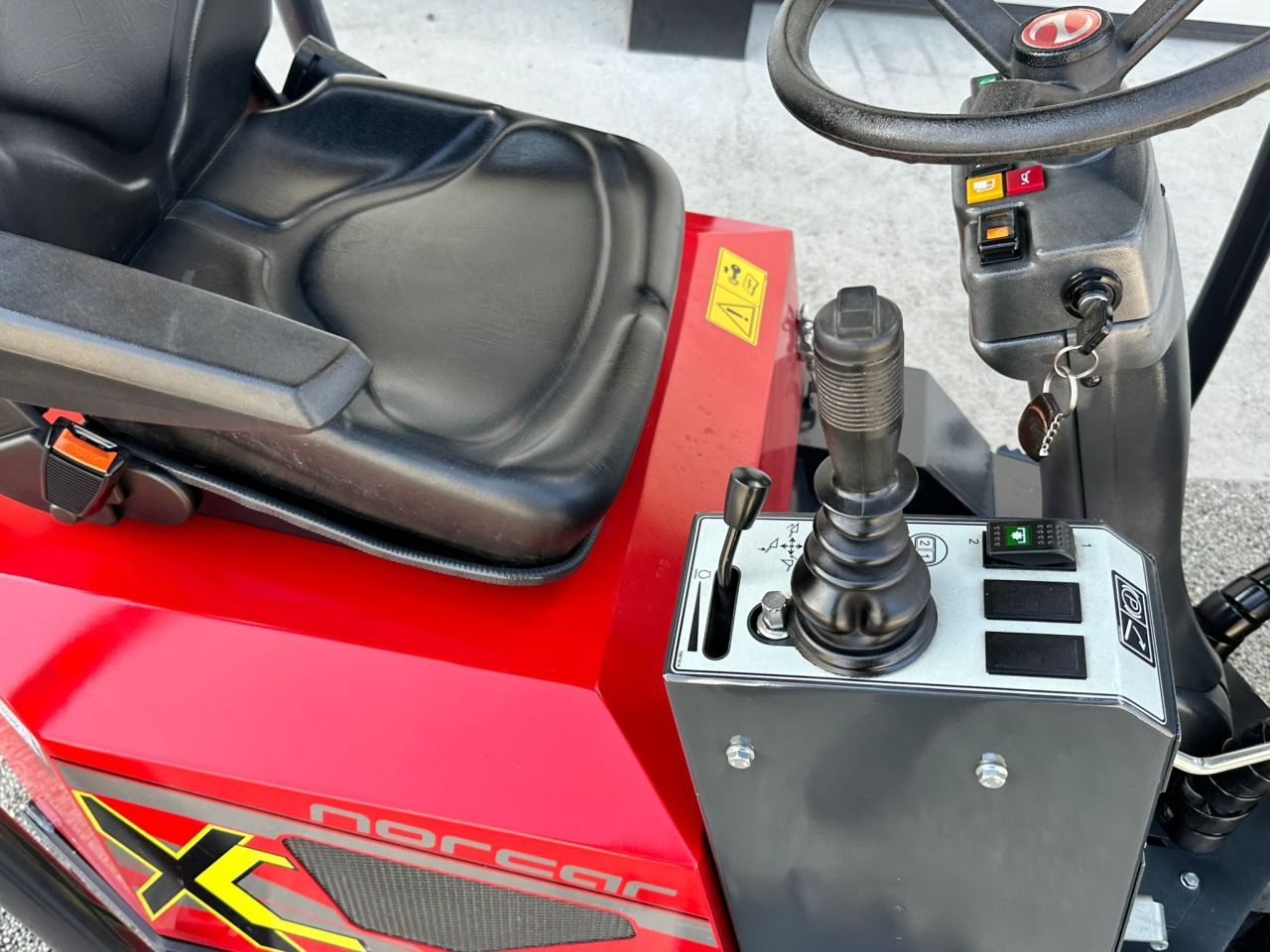 TE KOOP: zeer nette NORCAN 755 shovel