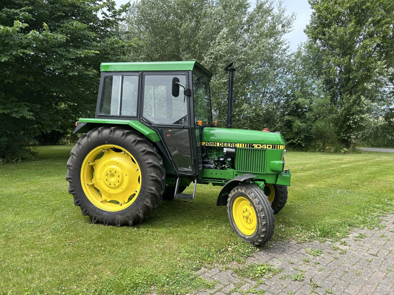 John Deere 1040