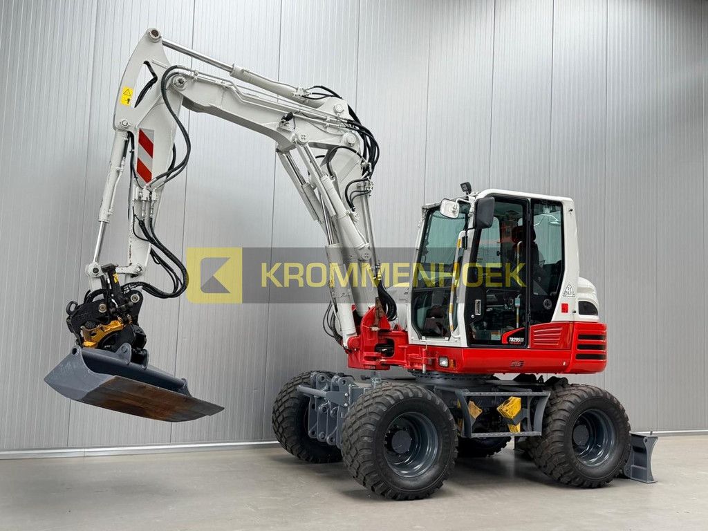 Takeuchi TB 295 W Engcon Tilt Rotator KH9584