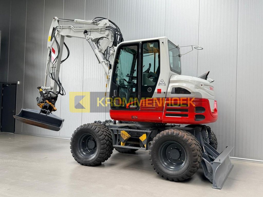 Takeuchi TB 295 W Engcon Tilt Rotator KH9584