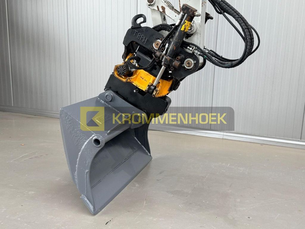 Takeuchi TB 295 W Engcon Tilt Rotator KH9584