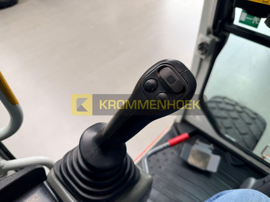 Takeuchi TB 295 W Engcon Tilt Rotator KH9584