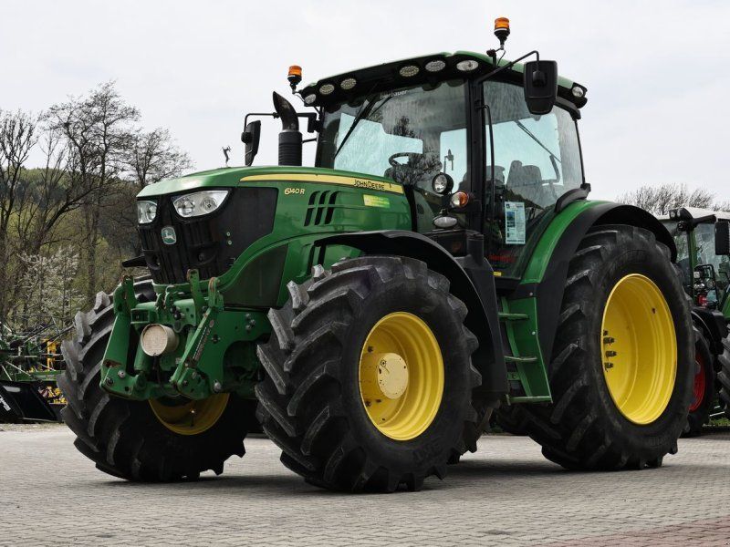 John Deere 6140R