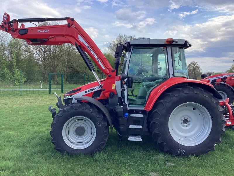 Massey Ferguson 5S.135 Dyna-6 EXCLUSIVE