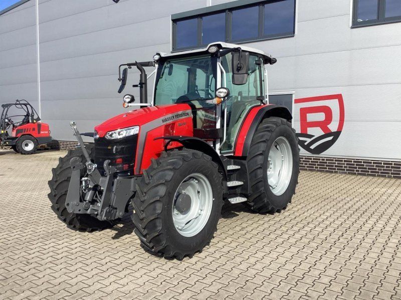Massey Ferguson 5M.115 F Cab Dyna-4