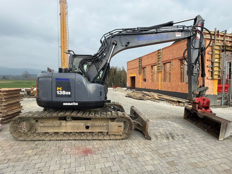 Komatsu PC138-8