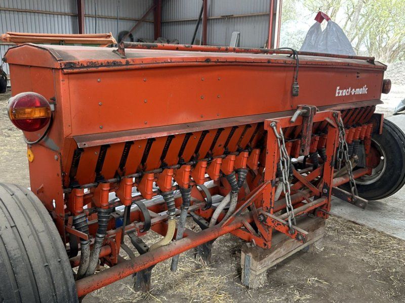 Nordsten 3 meter gødningsplaceringsmaskine.Med tænder.