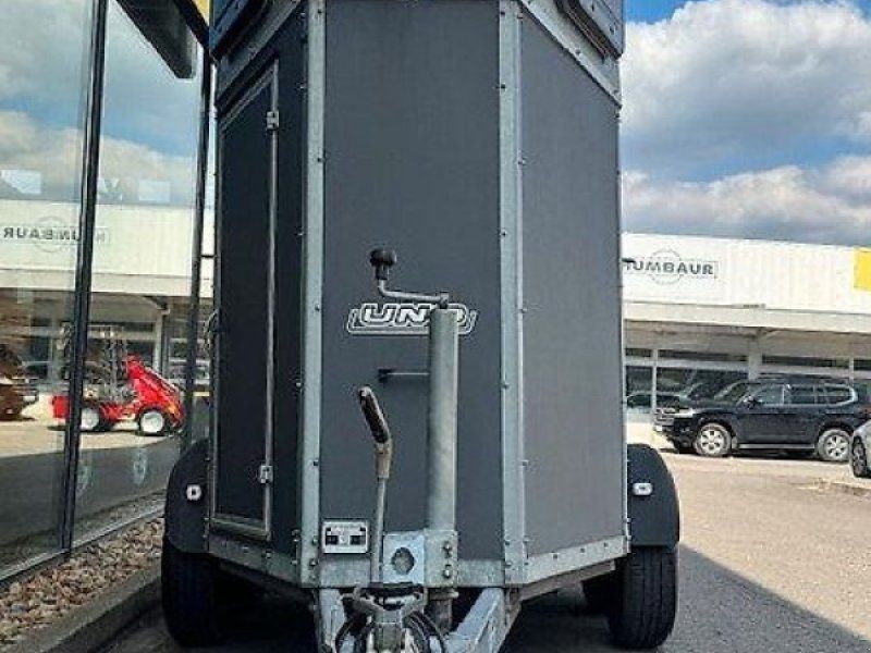 Böckmann Uno Pferde 1,6t. Holz/Poly Sattelkammer