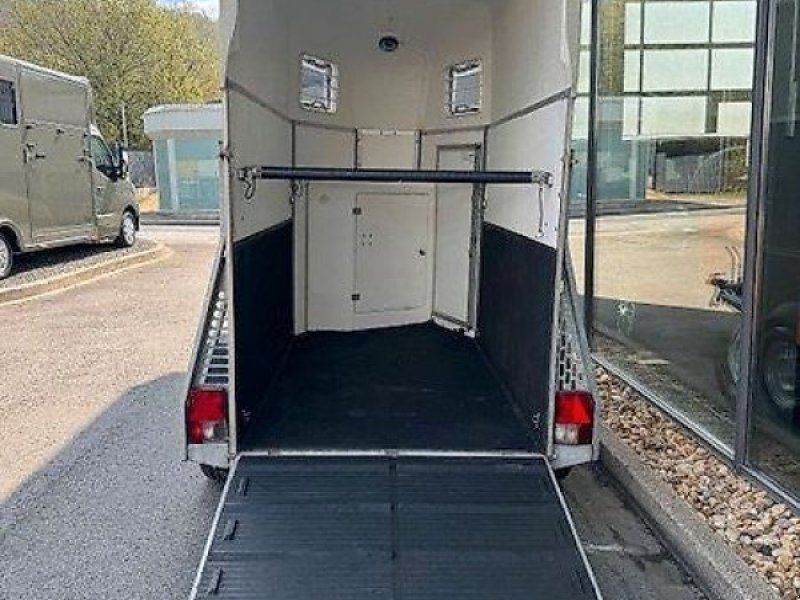 Böckmann Uno Pferde 1,6t. Holz/Poly Sattelkammer