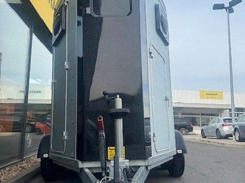 Humbaur Notos Alu 2400 Pferde 2,4t. EZ:2026 Sattelkammer