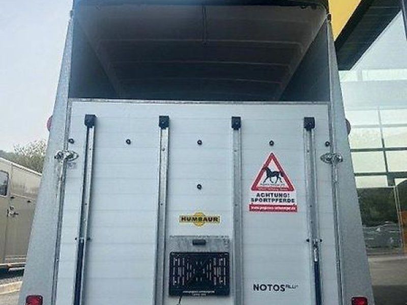 Humbaur Notos Alu 2400 Pferde 2,4t. EZ:2026 Sattelkammer