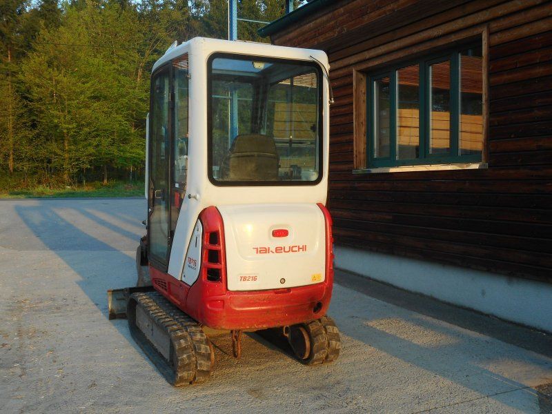 Takeuchi TB 216 ( 1.865 KG )