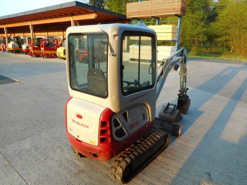 Takeuchi TB 216 ( 1.865 KG )