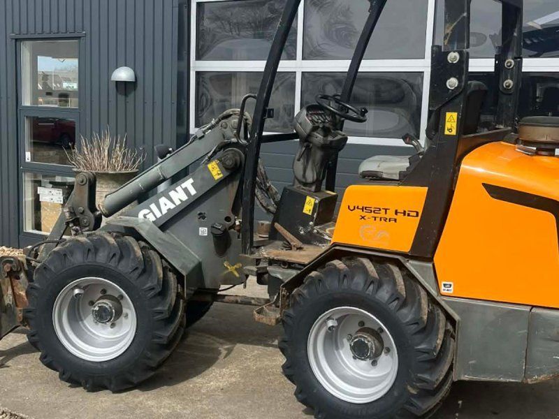 Giant V452T HD X-tra