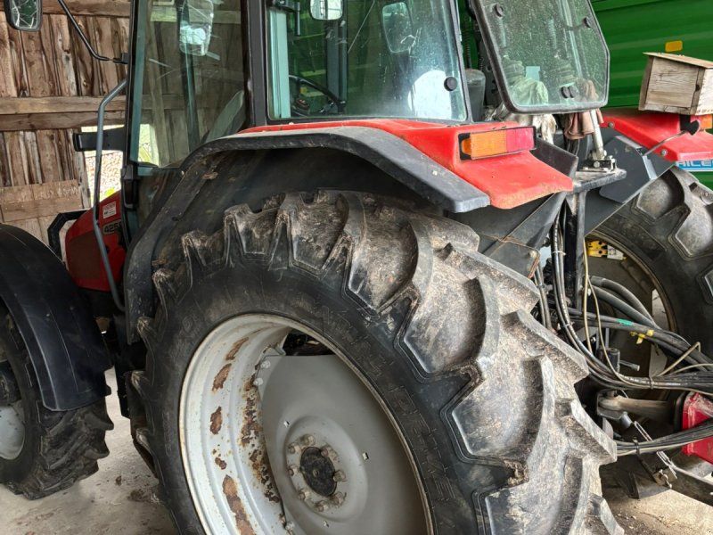 Massey Ferguson 4255