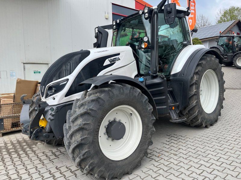 Valtra T 174D mit GPS
