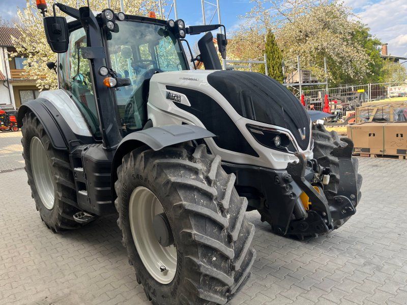 Valtra T 174D mit GPS