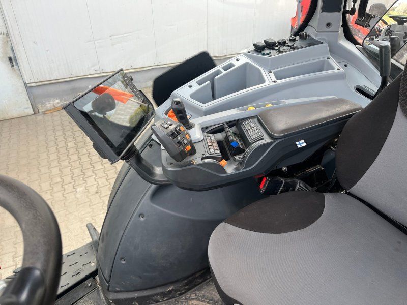 Valtra T 174D mit GPS