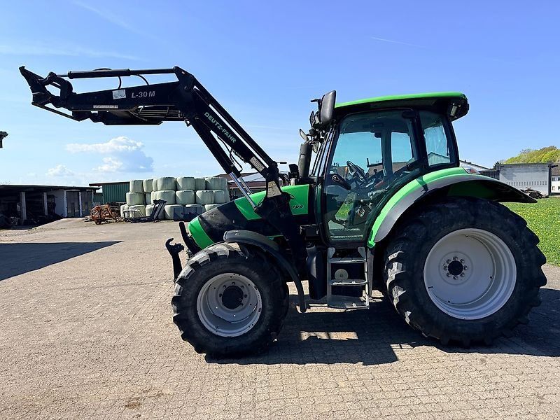 Deutz-Fahr Agrotron K100 mit Frontlader