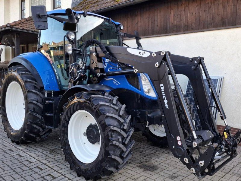 New Holland T5.100 ElectroCommand mit Frontlader