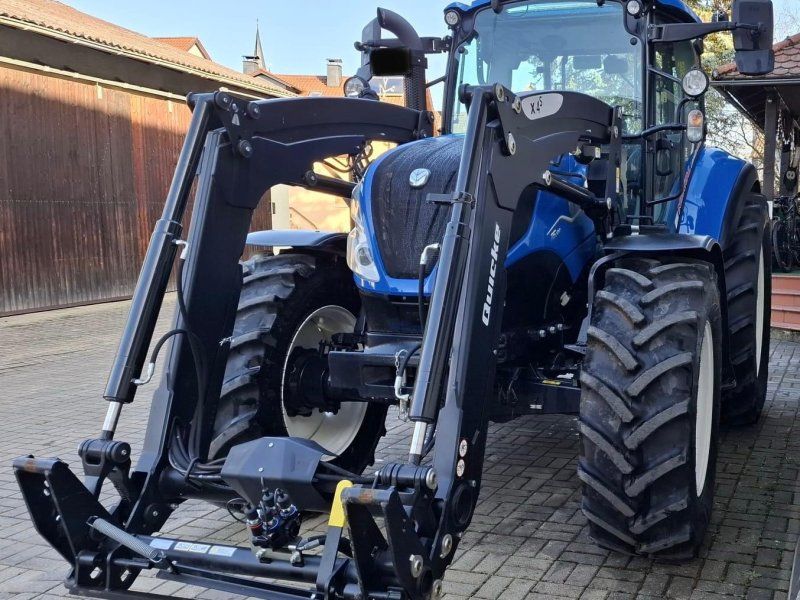 New Holland T5.100 ElectroCommand mit Frontlader