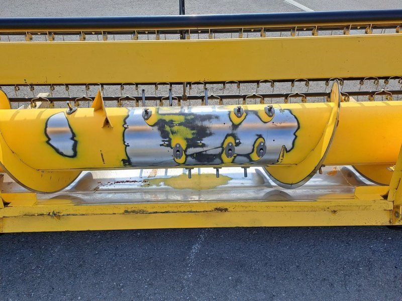 New Holland NH 400 es 4m Schneidwerk