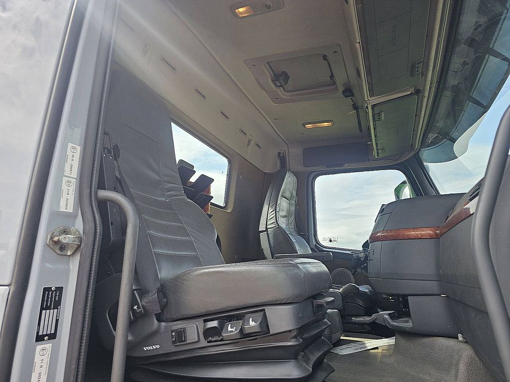 VOLVO FH 13.480 8x2 hiab 477e6 +jib