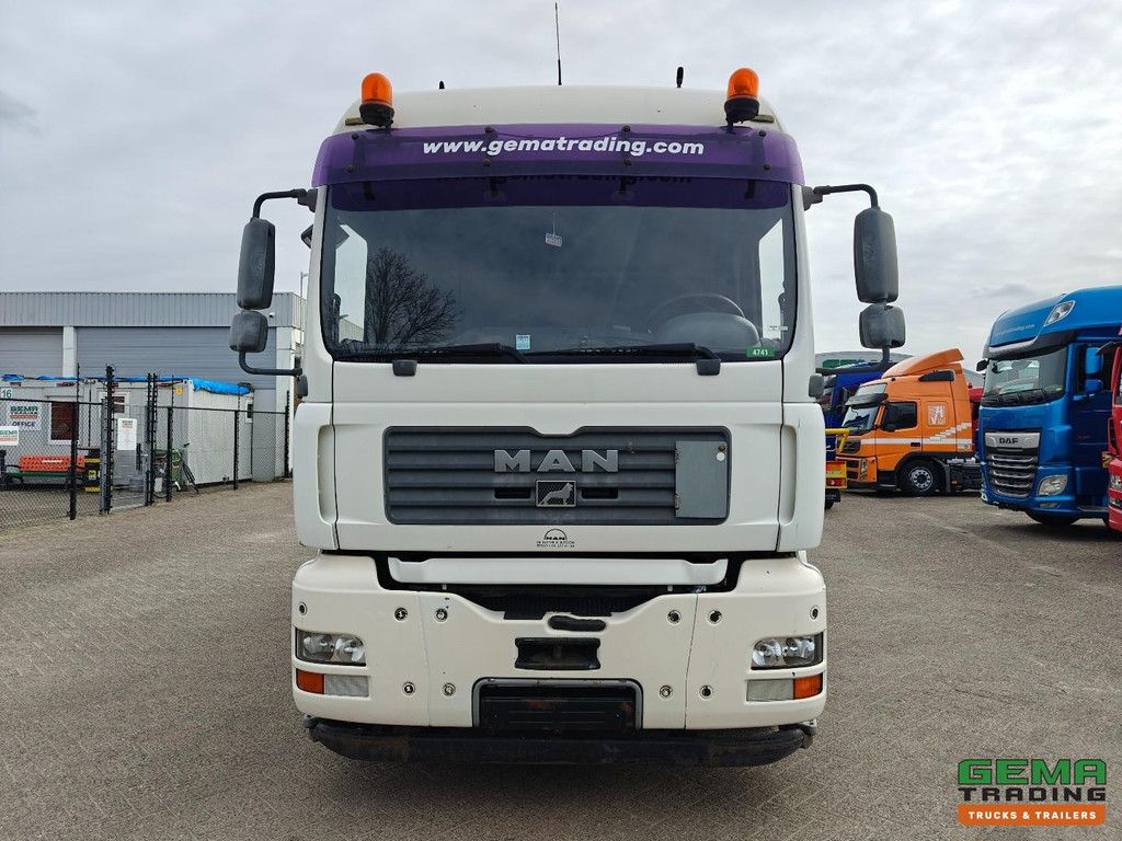 MAN TGA 26.440 6x2 Sleeper Cab Euro3 - Enclosed Box / BDF System - Full Air - Lift Axle - Towing Hitch