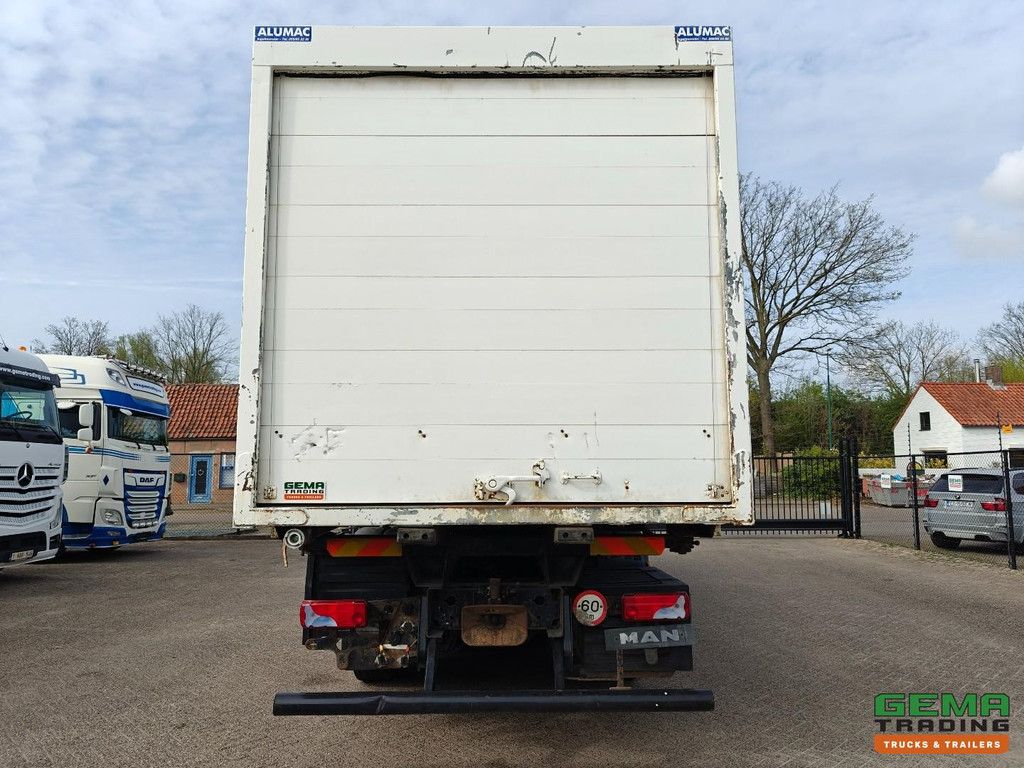 MAN TGA 26.440 6x2 Sleeper Cab Euro3 - Enclosed Box / BDF System - Full Air - Lift Axle - Towing Hitch
