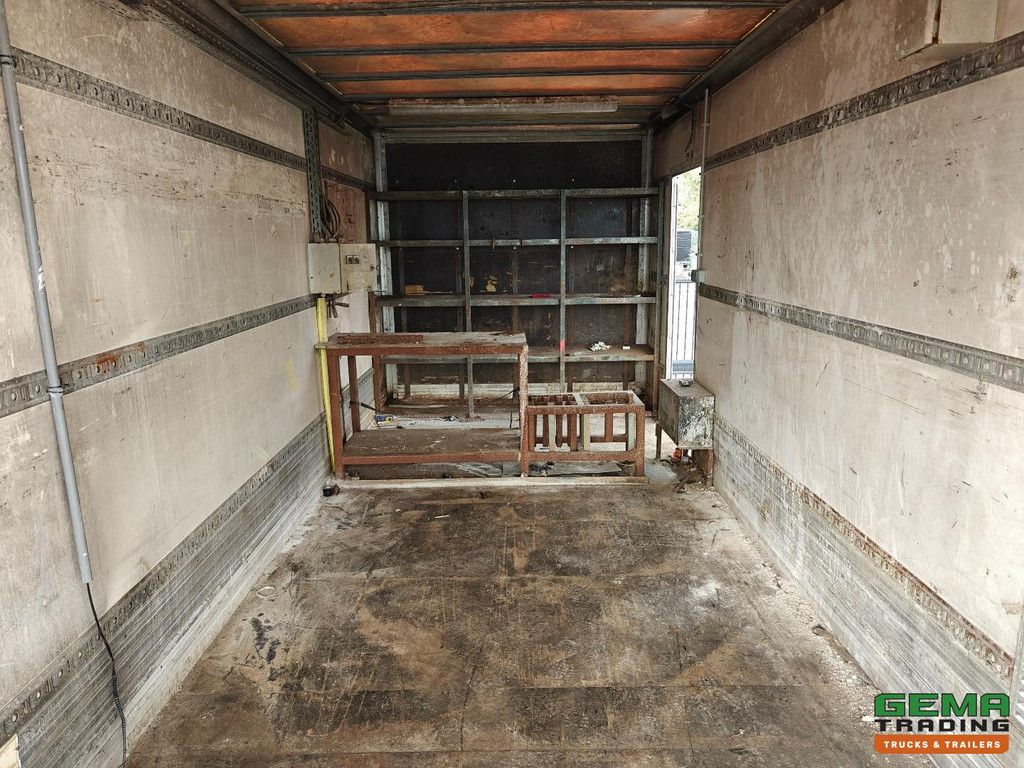 MAN TGA 26.440 6x2 Sleeper Cab Euro3 - Enclosed Box / BDF System - Full Air - Lift Axle - Towing Hitch