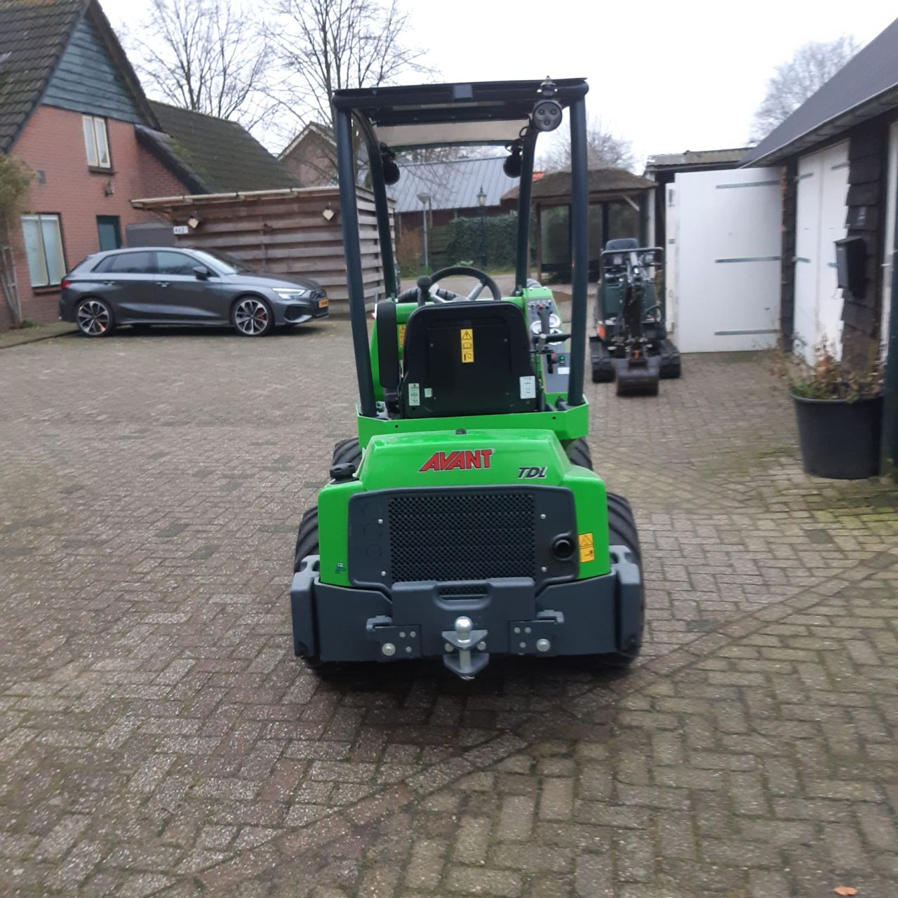 Avant Demo minishovel 423 tdl