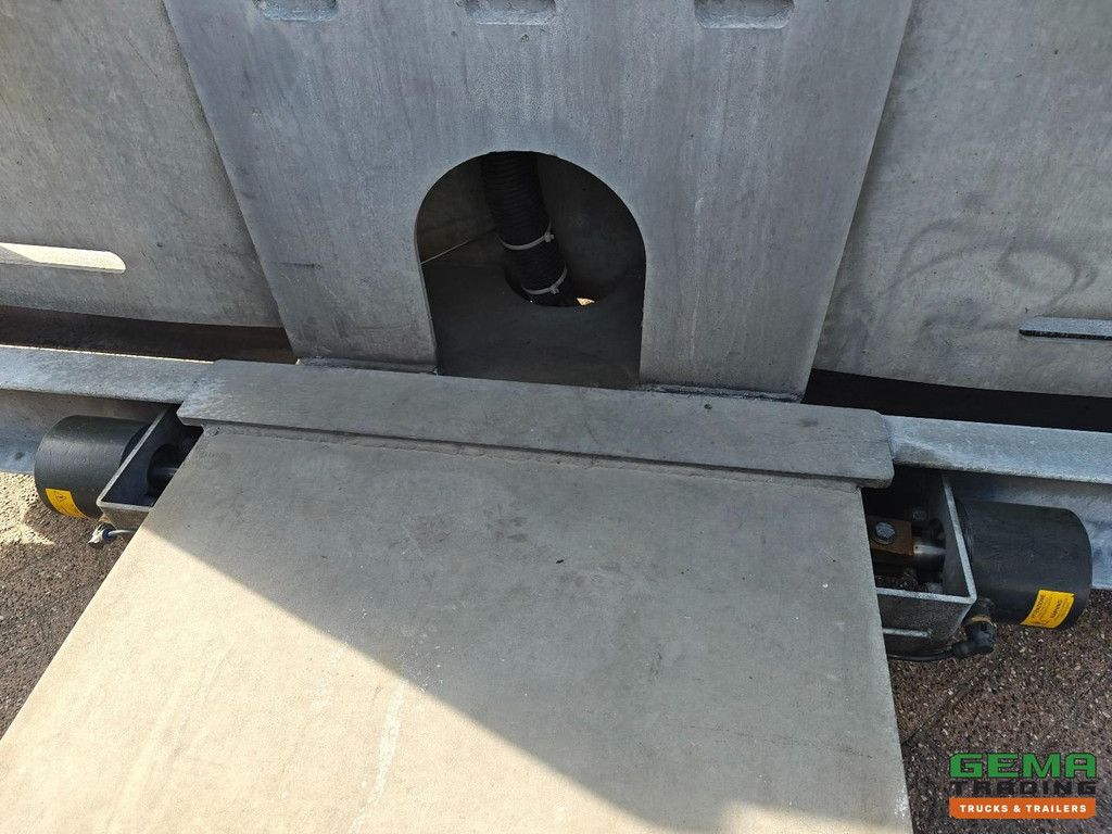 Bull Trailers TORO VELOCE Truck Transporter - Winch 6.7T - Galvanized - Trailing Axle - 12,000km! - 3 Axles ROR - 06/2026 MOT