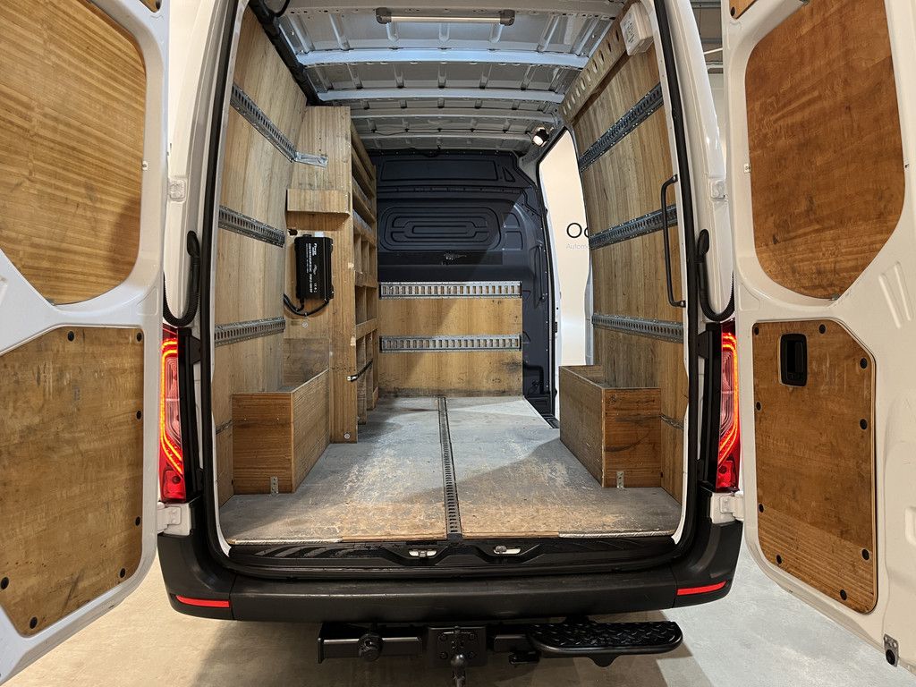 Mercedes-Benz Sprinter 317 CDI L2H2 RWD / Euro 6 / LED / Airco / Cruise Control / Camera / Trekhaak / CarPlay / 3-Zits