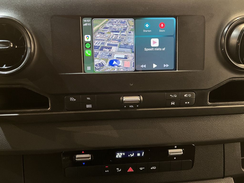 Mercedes-Benz Sprinter 317 CDI L2H2 RWD / Euro 6 / LED / Airco / Cruise Control / Camera / Trekhaak / CarPlay / 3-Zits