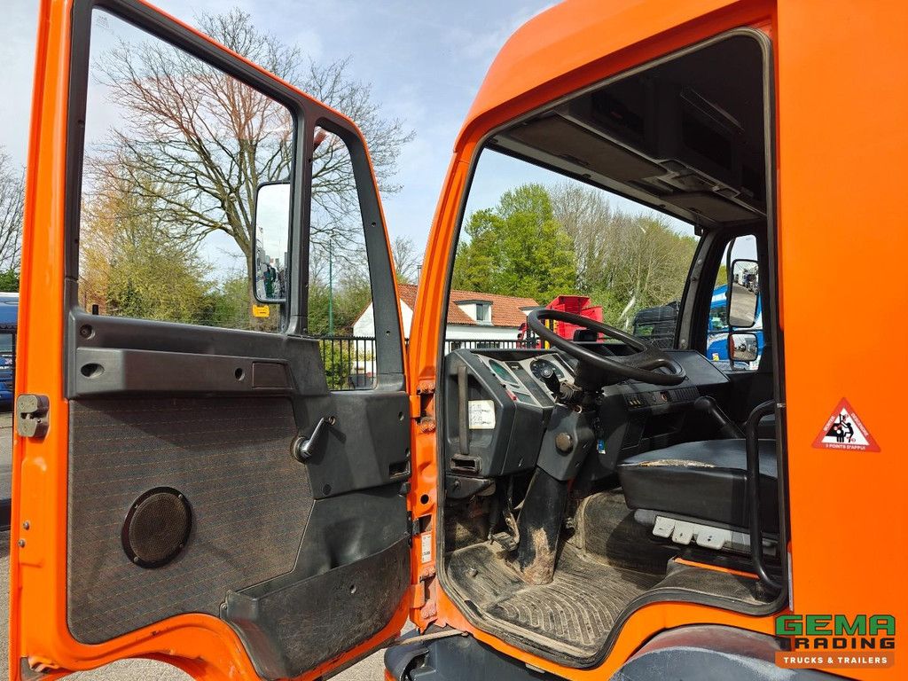 MAN 12.224 LC 4x2 Double Cab (7-seater) Euro 0 - 5.65m Loading Platform + Hydraulic Ramp - 134,231km Original