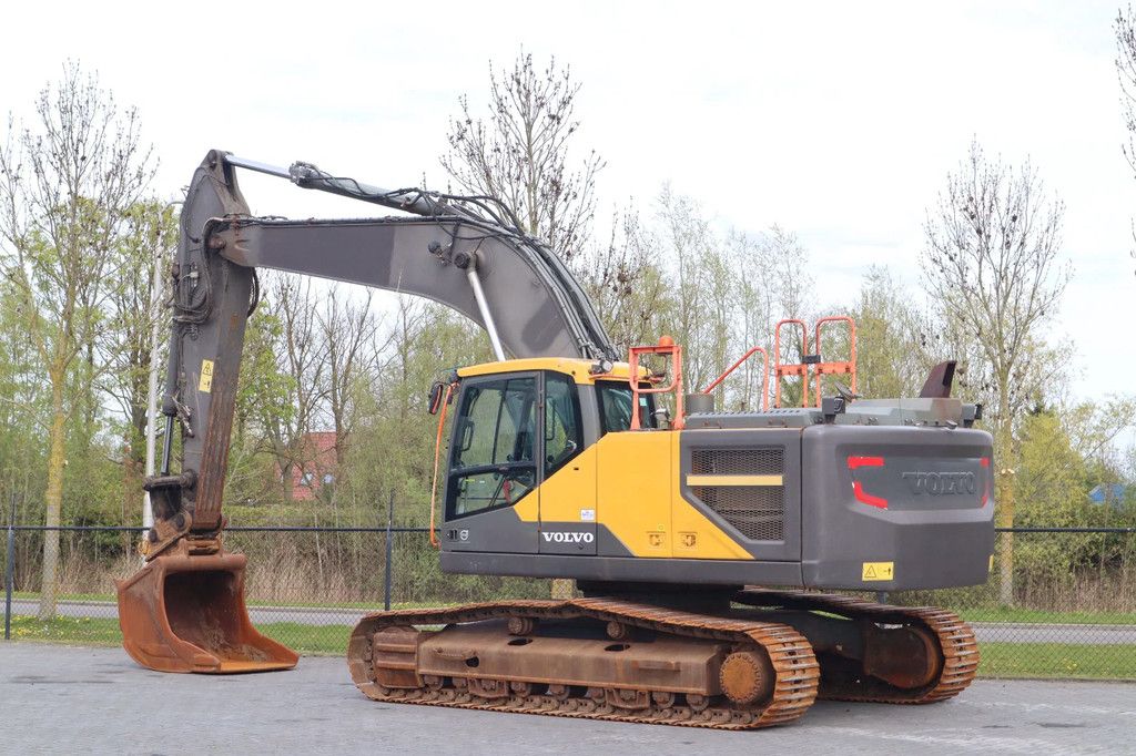 Volvo EC300EL | EC 300 EL | QUICK COUPLER | BUCKET