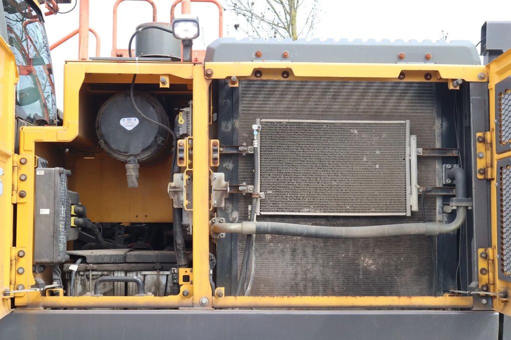 Volvo EC300EL | EC 300 EL | QUICK COUPLER | BUCKET