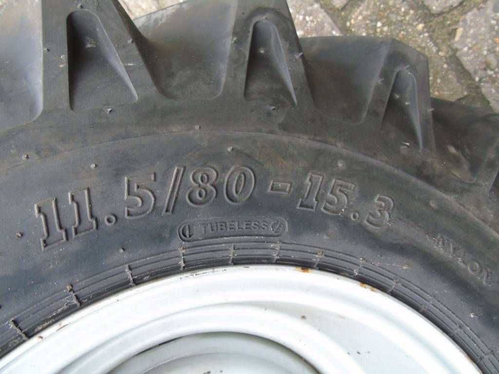 Banden 11.5-80-15.3 BKT 4 stuks