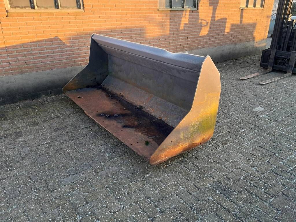 New Holland Grondbak 250cm gebruikt goede staat