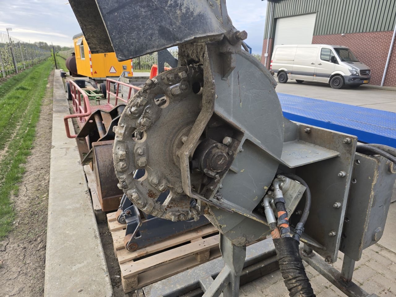 Hydraulische Boomstronk / boomstomp stobbenfrees voor de kraan