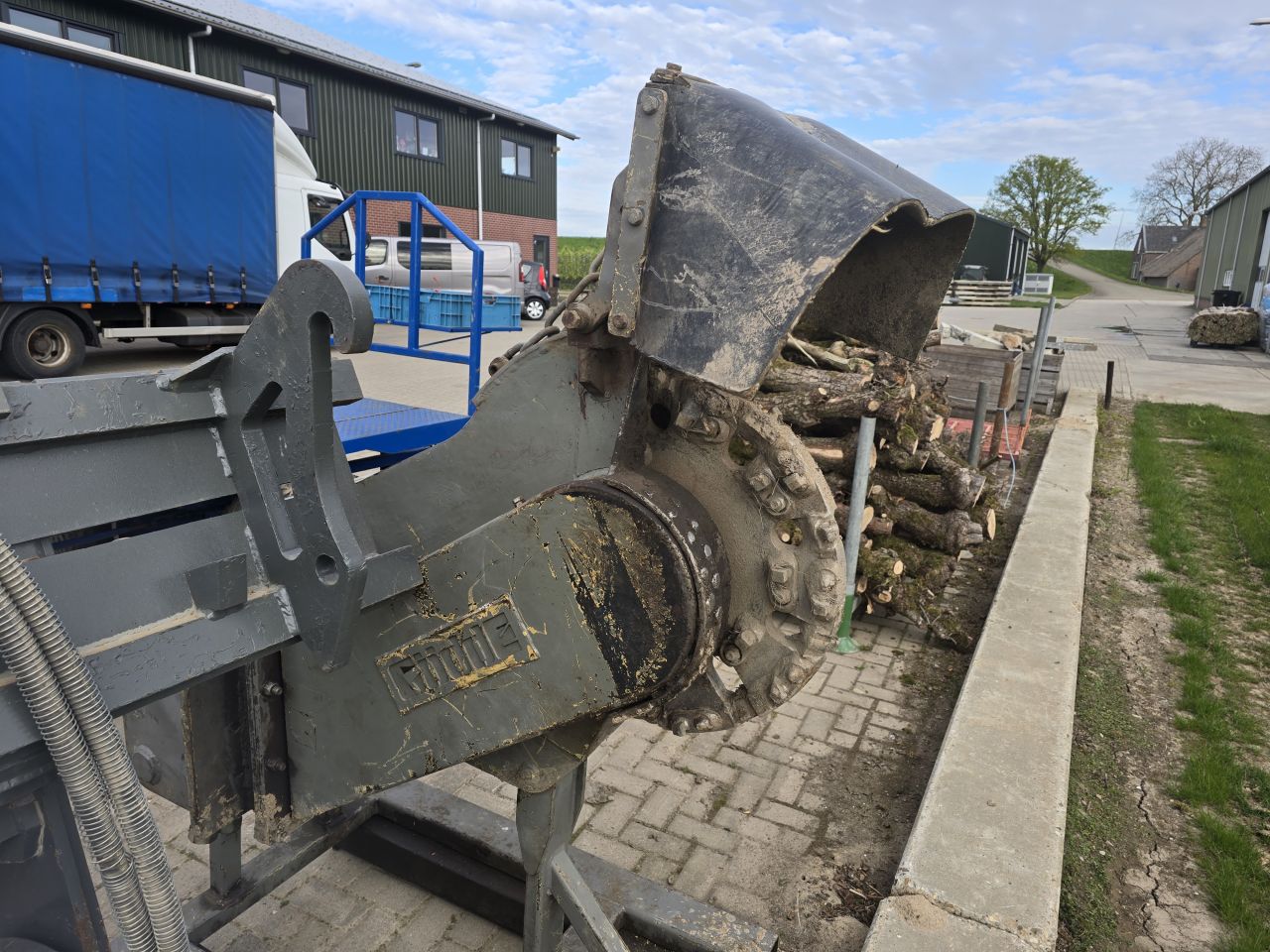 Hydraulische Boomstronk / boomstomp stobbenfrees voor de kraan