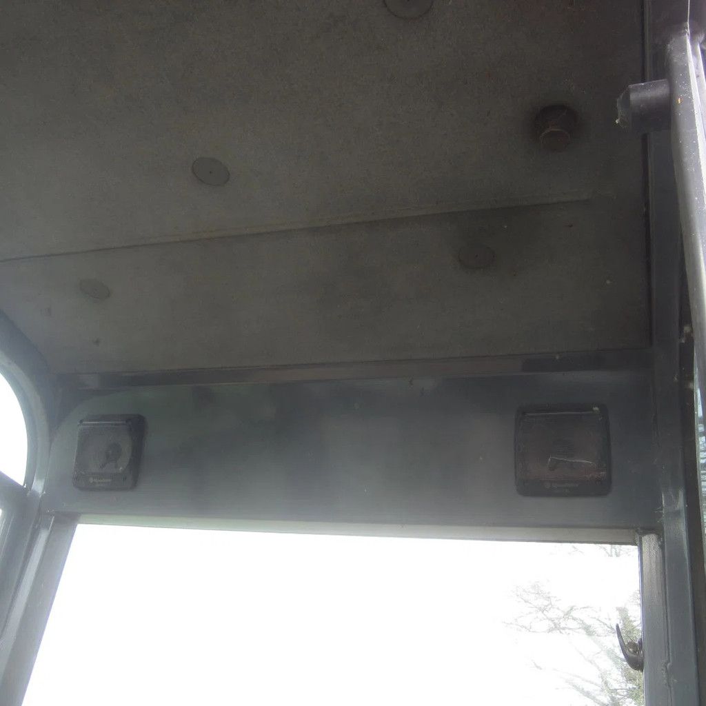 Case Minigraver Maxi 28, nieuwe rupsen, nieuwe accu.