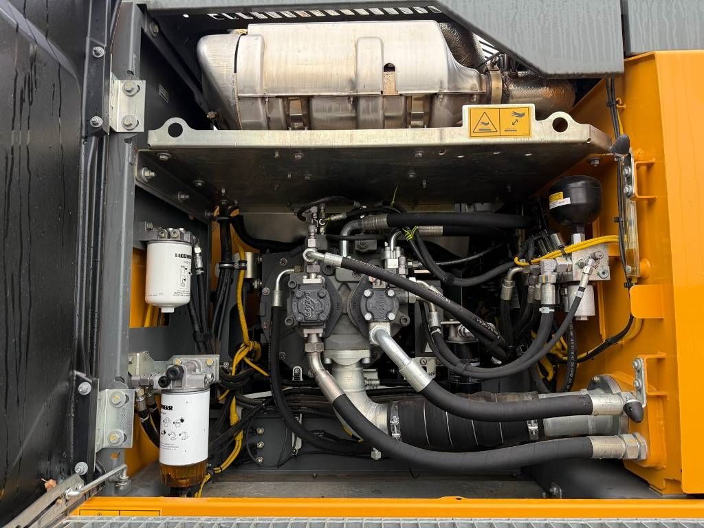 Liebherr R922 LC