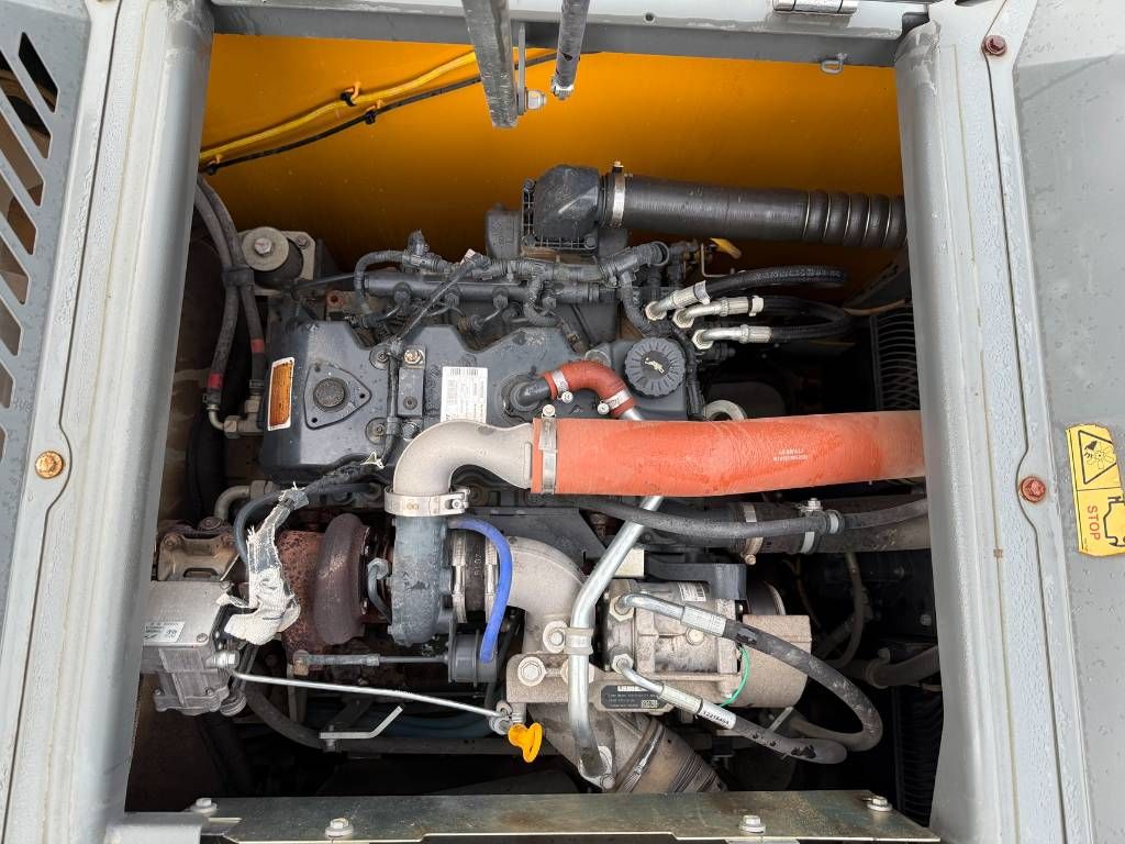 Liebherr R 922 LC